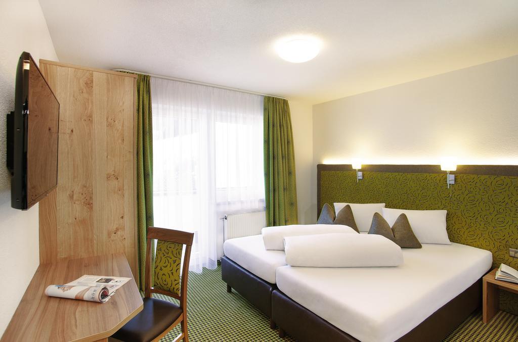 Hotel Garni Chasa Sulai Ischgl Pokoj fotografie